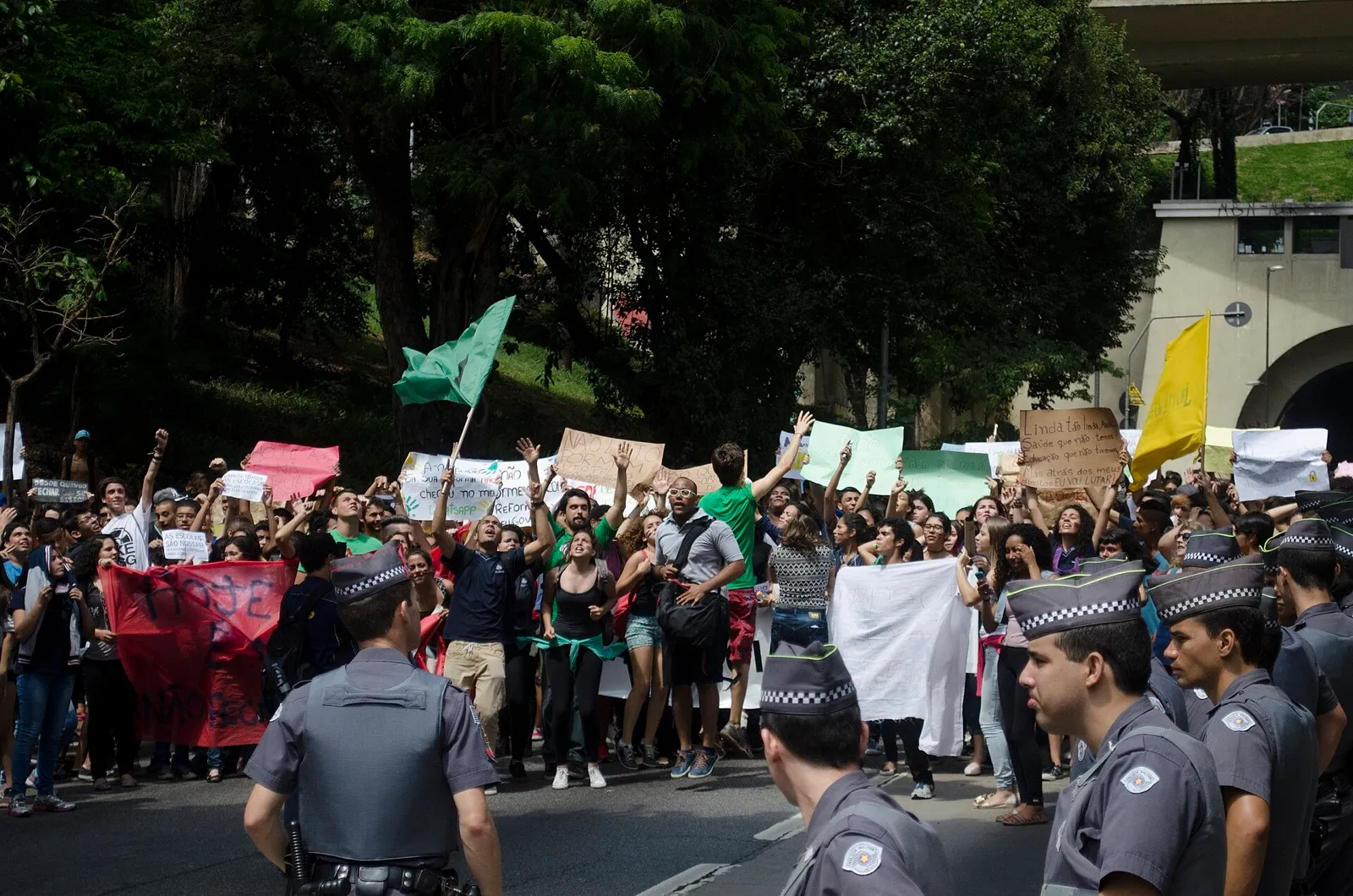 Estudantes em manifestação pública em São Paulo