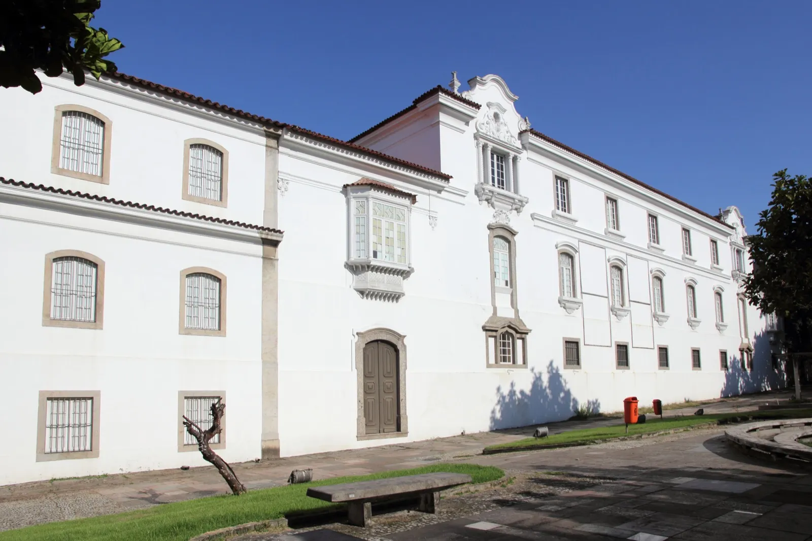 Fachada do Museu Histórico Nacional voltada para o Beco da Batalha, no Rio de Janeiro