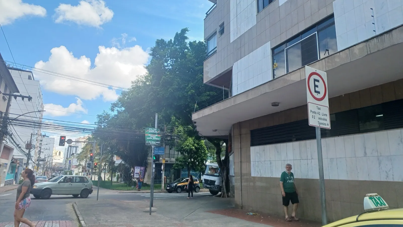 Edifício do Museu de Arte Murilo Mendes visto da esquina, em Juiz de Fora